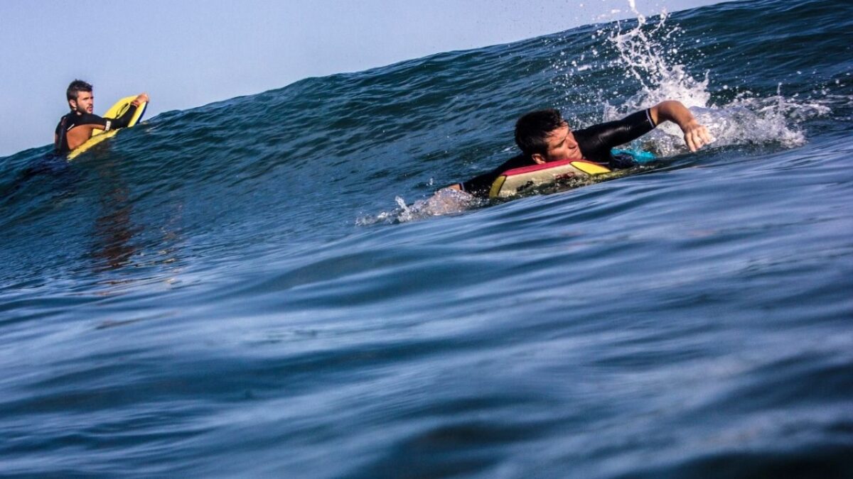 Entretenir sa planche de bodyboard : routine saisonnière complète