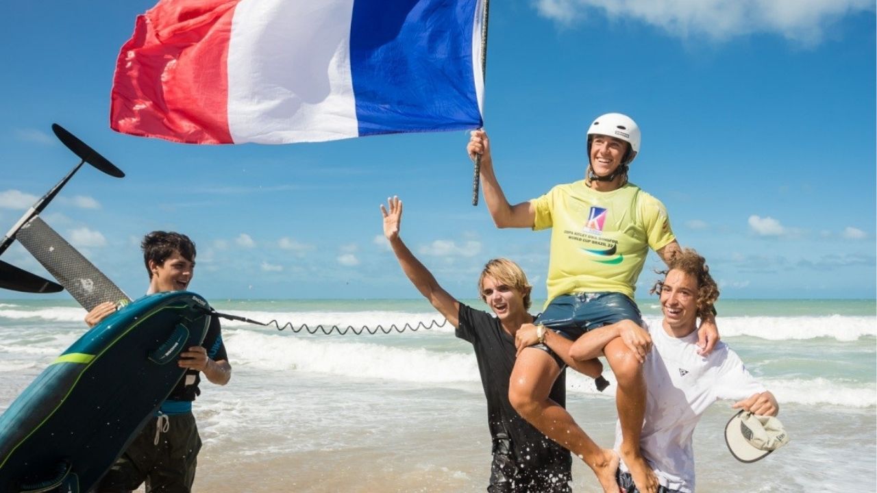 Triplé du français en wingfoil